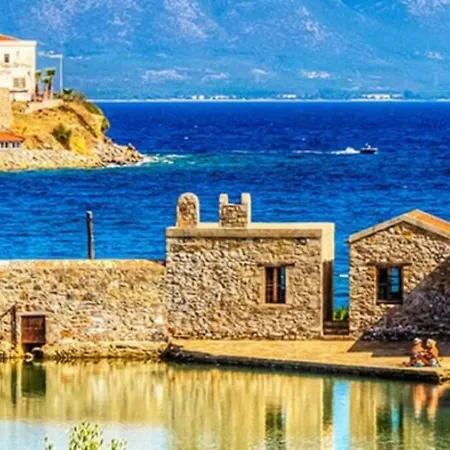 Nyaraló / Knidos. Everything That You Need...